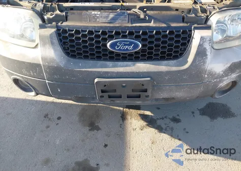 2005 Ford Escape Xlt z USA, uszkodzony, nr VIN 1FMYU03105KA22938